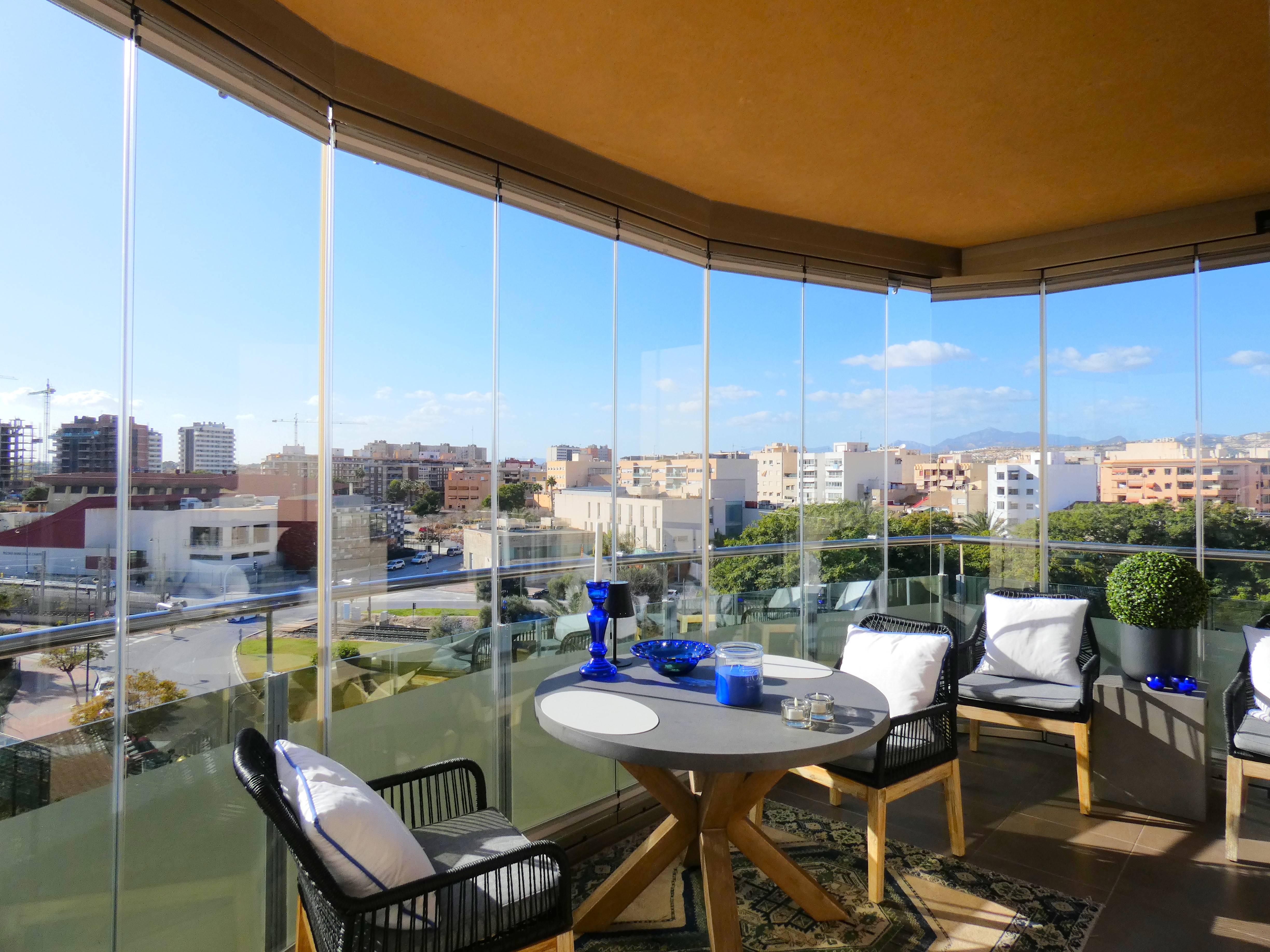 Modern 2-bedroom apartment with south-facing terrace and pool - Lyxfastighet till salu i El Campello, Spanien. Bild 2 av 5 som visar fastighetens bästa drag.