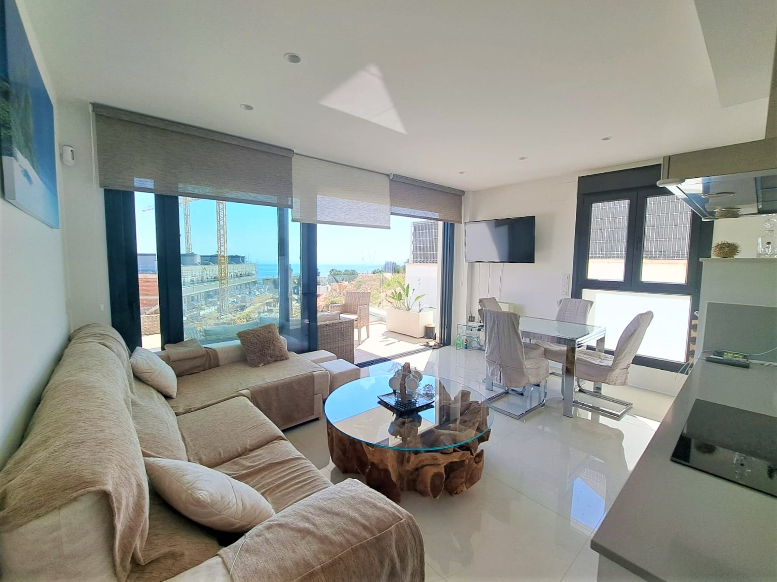 Modern four-bedroom home with sea views in popular Gran Alacant
