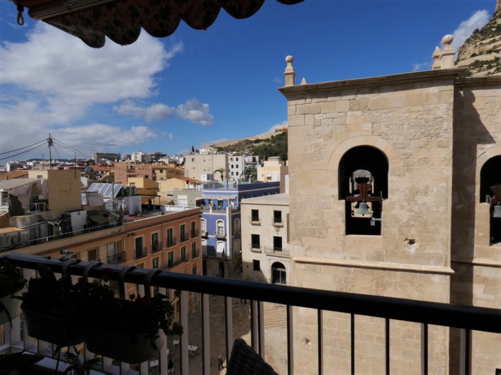 High location with a view of the castle in the old town