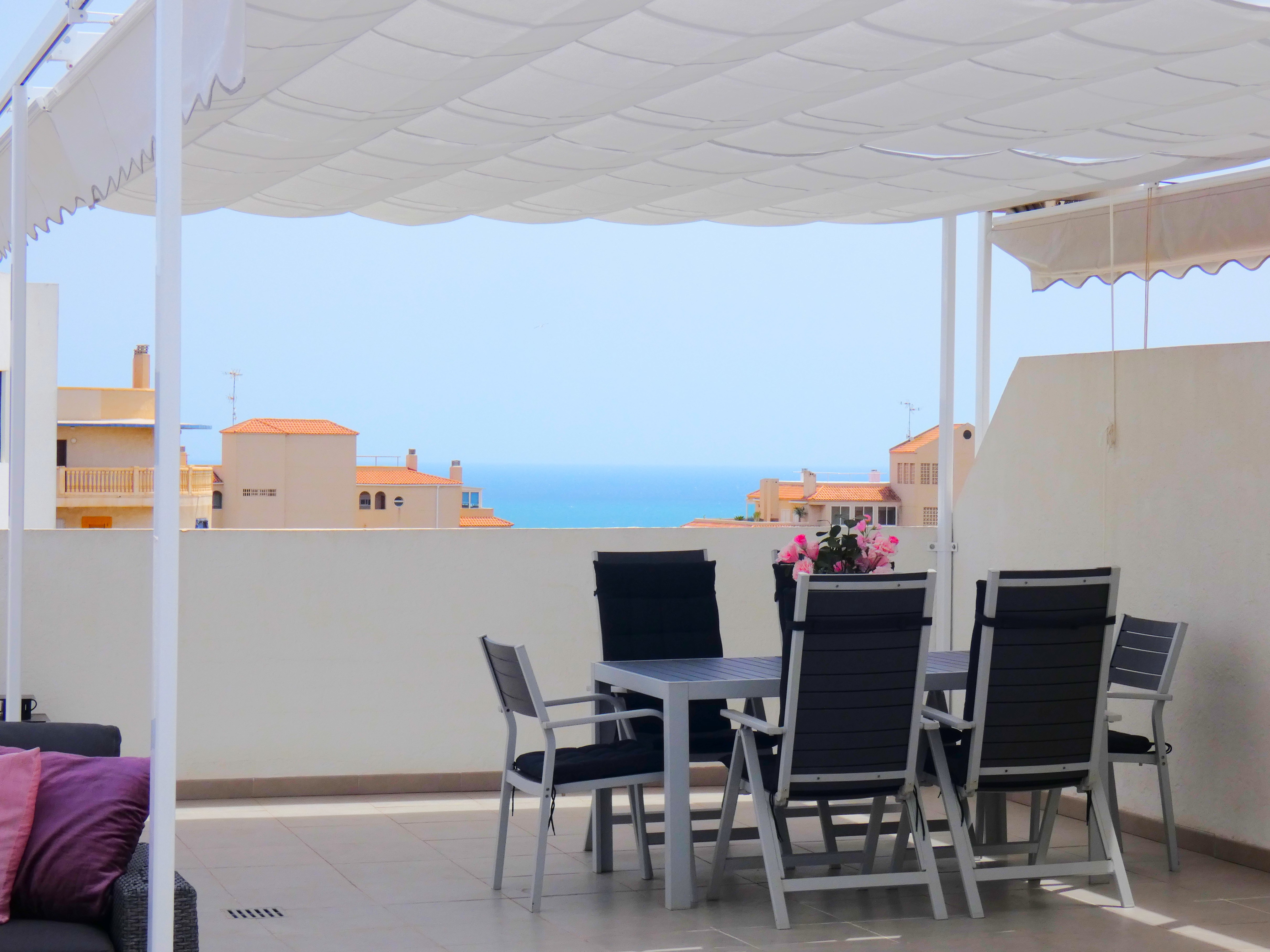 Modern 2-Bedroom Home with Terraces Near Playa Carabassi