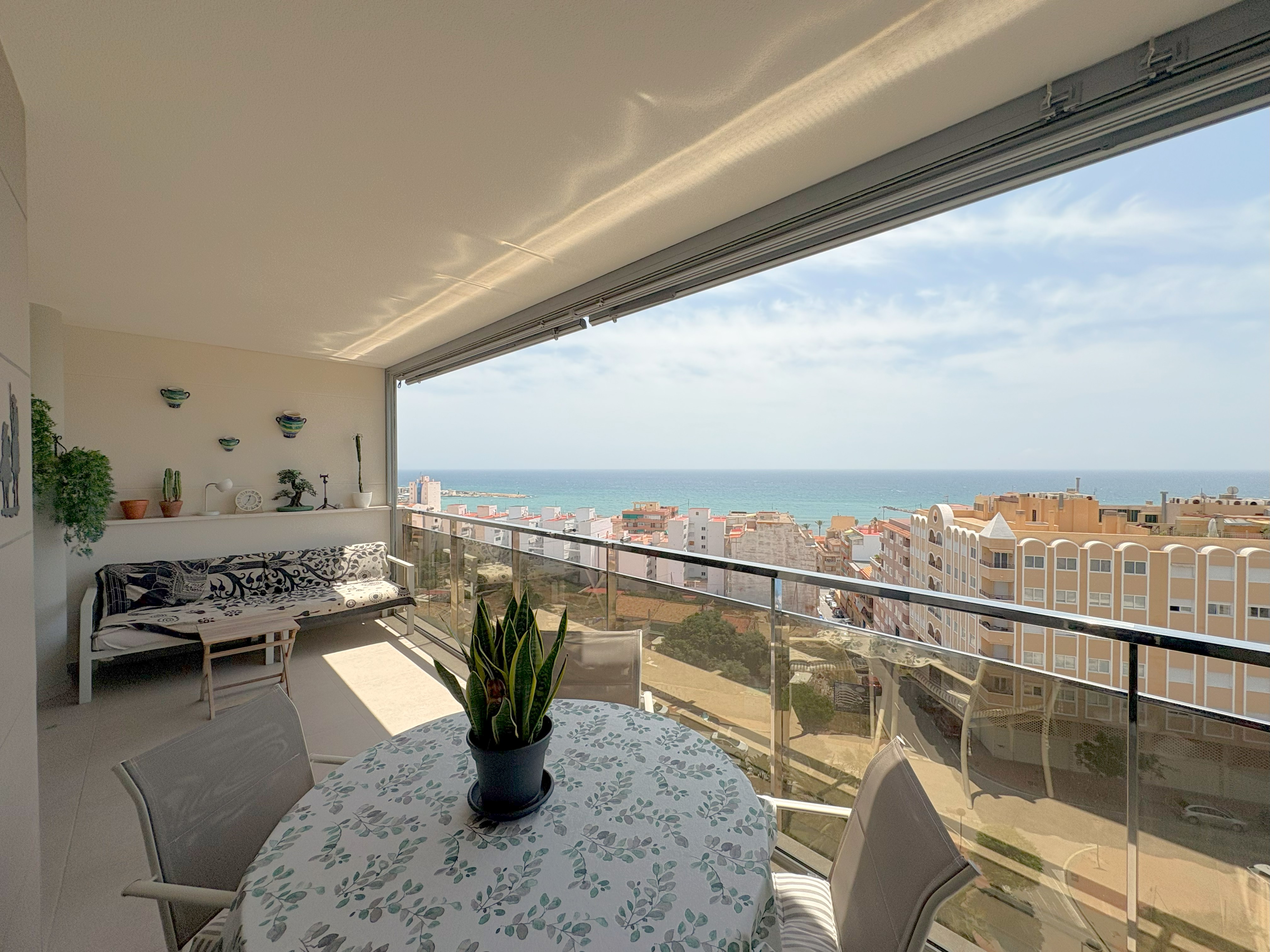 Modern Coastal Comfort with Southeast-Facing Terrace in El Campello